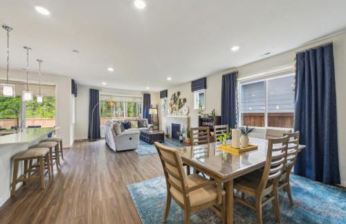 Serene Port Orchard Retreat - 3BR 3BA with Trails and Amazing Views - Foto 6