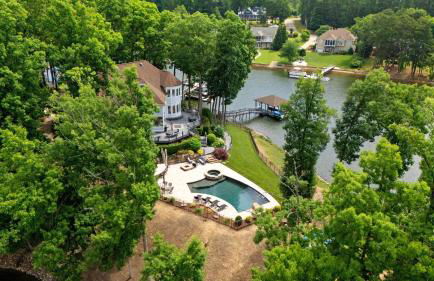 Pool • Hot Tub • Game Room • Fire Pit • Lakefront Paradise Pointe by AvantStay - Foto 146