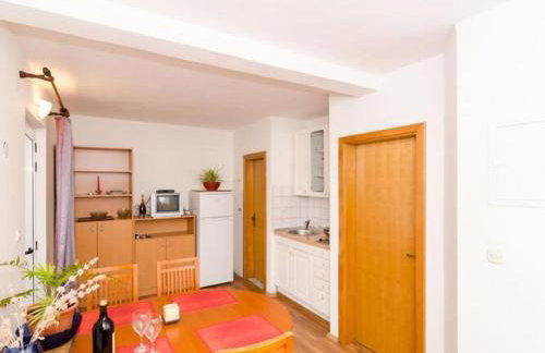 Apartments Ere Zuronja-One-Bedroom Apartment with Sea View 3 - Photo 2