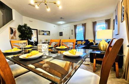 Bluelakeview Luxury Villa with Private Pool & Spa plus Lake Views, BBQ, Games Room - Photo 11