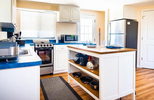 Sun-Drenched 1BR Apt - 5min walk to Beach - Foto 16