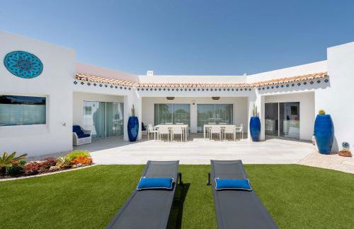 Charming Villa with Pool & Scenic Garden - Foto 70