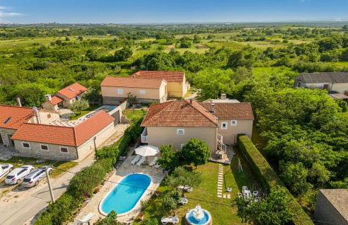 Four-Bedroom Holiday Home Lovinac With An Outdoor Swimming Pool 09 - Foto 20