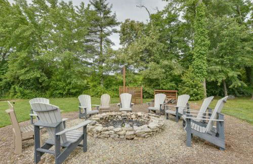 Flat Rock Tiny Home Fall Getaway with Grill! - Foto 3