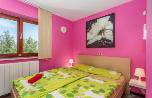 Villa With Pool, Jacuzzi, Sauna, Fitness, Playground & Wine Cellar - Photo 38