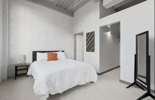 2125 Superior Living - Photo 46