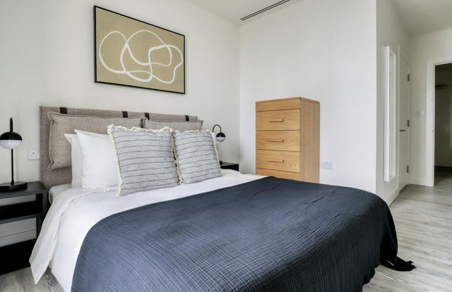 Remarkable 2bed Apartment in London - Photo 10