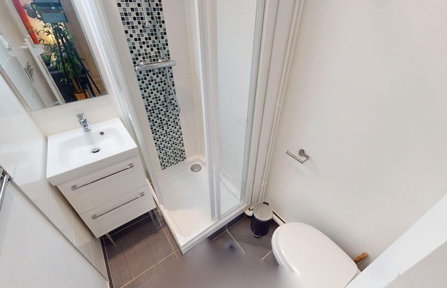 Beautiful 3bed House Garden & Parking - Photo 6