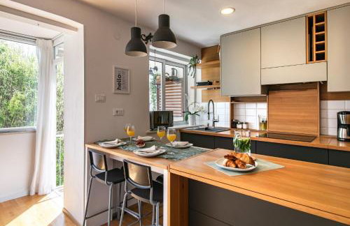 The Base - Bright 2BR, Near Old Town, Walk to Beach - Foto 10