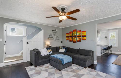 Modern 3BR w Yard Garage - Photo 6