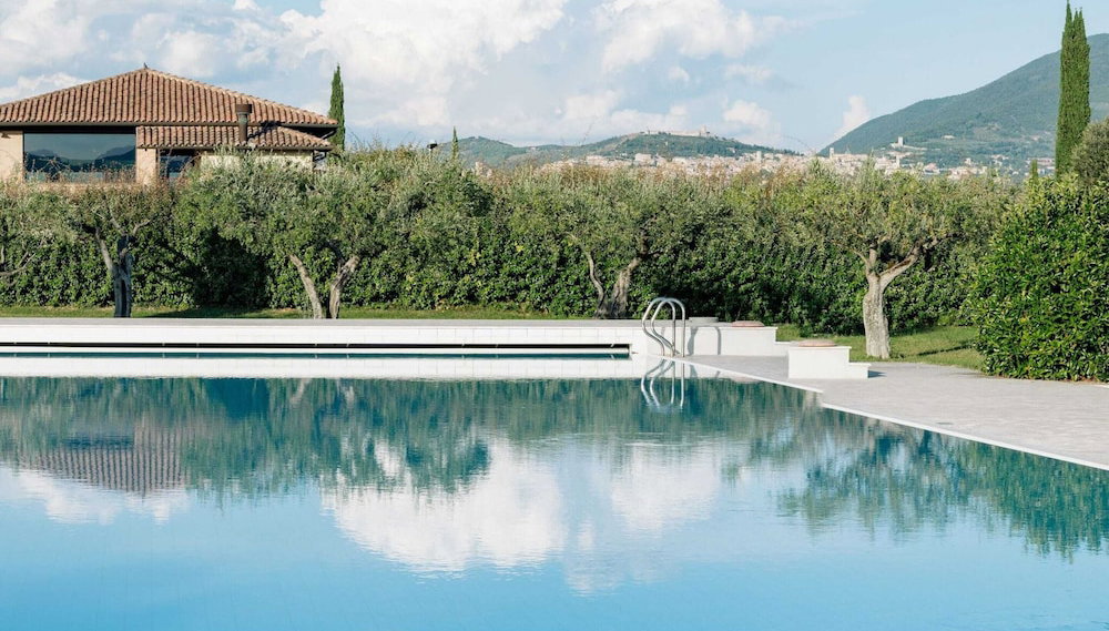 Pleasant Apartment in Santa Maria Degli Angeli With Pool - Foto 1, Imagen principal