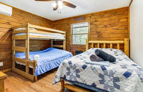 Long Pond Log Cabin with Hot Tub Soaks and Outdoor Fun - Foto 12