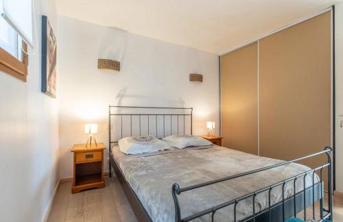 LB Vacation Rentals I Quiet Large 3-Bedroom Apartment with Terrace, Garden & Incredible Mountain View - Foto 20