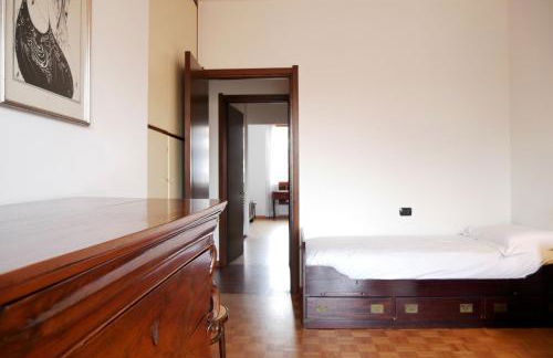 GuestHost - Raffaella splendido bilo x4 - Photo 28