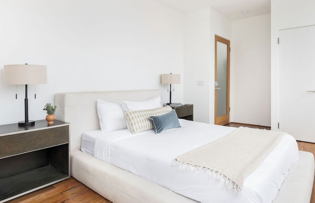 Venice View by Avantstay Walk to Venice Beach Rooftop, Ice Bath, Luxe Design - Photo 23