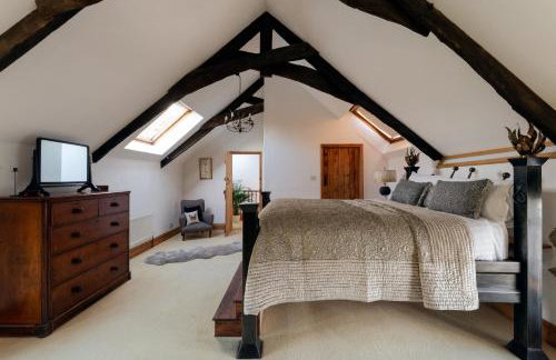 The Old Coach House - Converted barn with private garden parking and fireplace - Foto 13