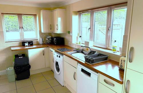 New Farm Cottage, hot tub, 3 bed, sleeps 6, private garden, entire home - Photo 31