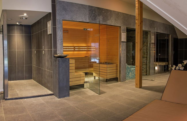 Family Getaway w/ Garden - Photo 16