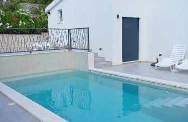 Villa Mala Smišna Poolside Paradise by the Sea - Foto 1