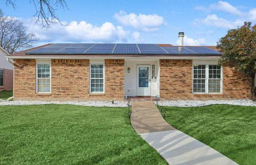 Charming 3Bd 2Ba Home with Private Pool - Foto 38