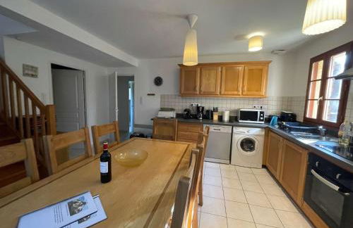 Lilas - Spacieuse maison 10 pers Jardin BBQ - Foto 12