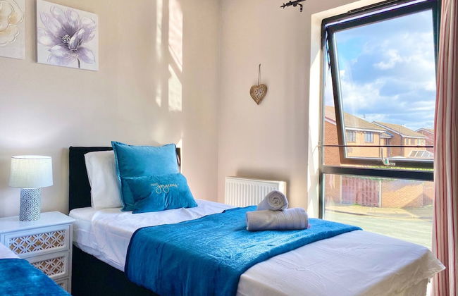 5-bed Townhouse Salford Deep Cleaned - Foto 3