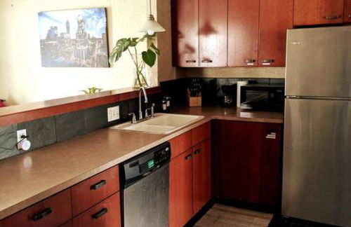 A Rare find - Bright, Warm, Charming Central Austin Home - Photo 4