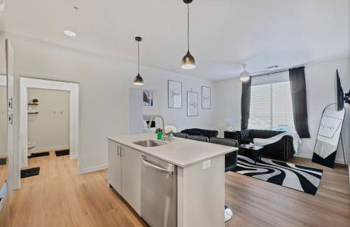 New Downtown Luxury APT ' 2 King Beds, Free Parking, Fast Wi-Fi & Gym Access! - Foto 2