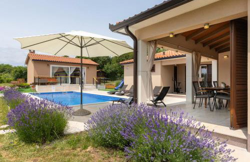 Luka's house - Photo 1