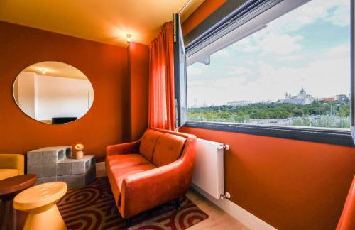 AmazINN Places Palacio Real - Foto 1