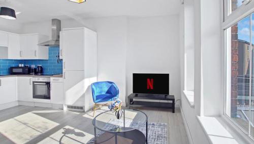 Large Modern Apartment I Sleeps 3 I Fast Wi-Fi I Self Check-in I Free Private Parking I LongTerm Rates Available - Foto 2