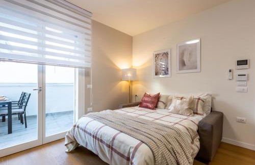 Colombo Palace - viale colombo 358 - Photo 53