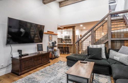 New Listing 2 bedroom +Loft 2 bath Summit E Bldg. #8 condo sleeps 8, Steps to Eagle Lodge/Chair #15 - Foto 14