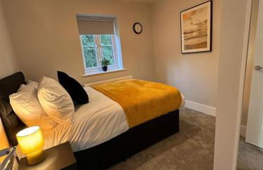 Stunning 4 Bedroom, Sleeps 9, Centre Of Telford - Photo 14