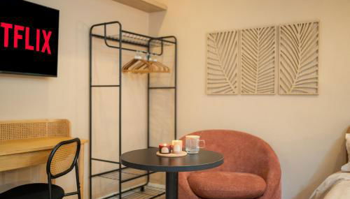 Studio in Porta Venezia at 5 min from Central Station - Foto 3, wardrobe