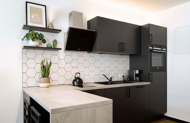 Urban Jungle Apartments - Photo 38