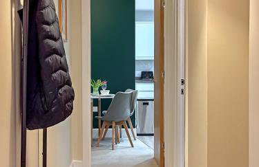 PRIME CITY CENTRE MK STAY, Stylish Spacious Apartment, AIR CONDITIONG, Two bathrooms, FREE GATED ALLOCATED PARKING & Lift access - Foto 28