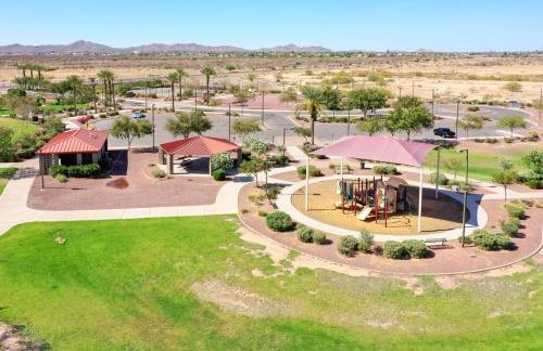 Pet friendly 3br 2ba Private optional heated Pool BBQ grill Golf Clubs close to park - Foto 42