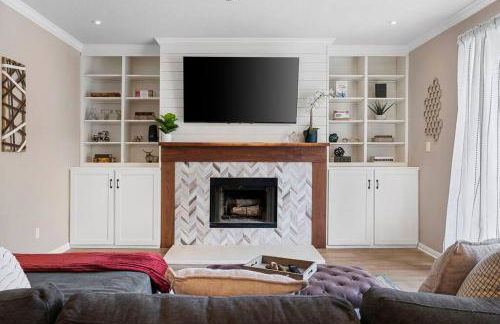 Sun Filled Home W Gorgeous Pool HotTub Gameroom - Foto 37