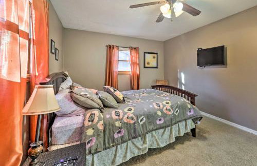Holiday Island Home: Hot Tub & Wood Stove! - Foto 20