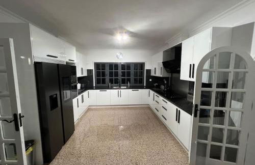 Large Villa in Maspalomas with Huge Private Pool, Jacuzzi & Gym - Foto 6