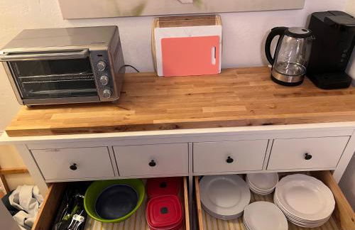 Arcata Forest Retreat Peaceful Redwood Suite 5 min to Downtown Arcata w Private Patio Fountain & Fire Pit - Foto 7