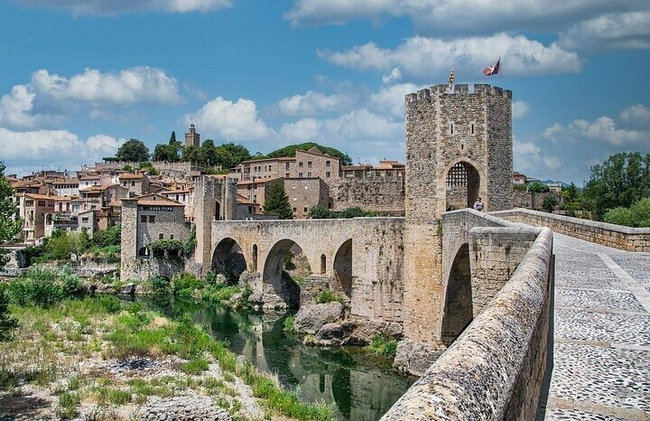 Medieval Besalu : History, Wine and Local Flavors - Photo 3