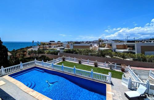 Dream beach-side villa with sea views & close to golf - Photo 44