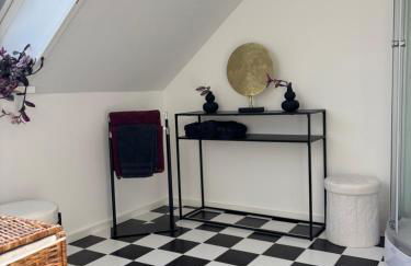 Zentrale Lage, kostenlos Parken, ideal für Pendler, Kinder und Haustiere willkommen!! - Photo 18