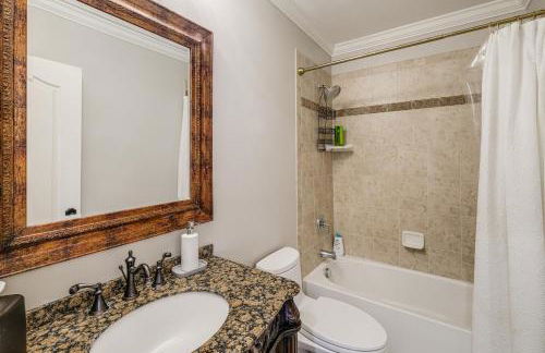 Game Rooms and Gym! Luxe Great Falls Estate - Foto 20