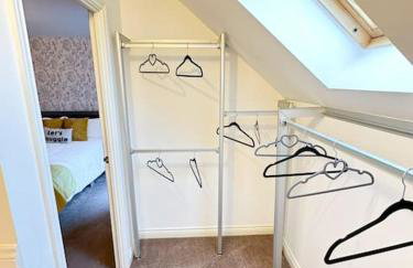 Luxury 3 Bedroom House With FREE Parking - Foto 28