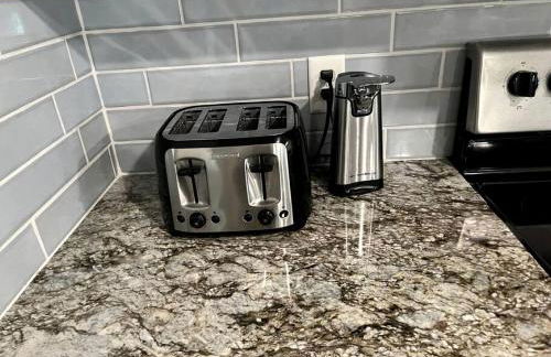 Spacious Vacation Rental with Stunning Lake Views from the Incredible Deck for an Amazing Getaway in Sabine National Forest in Hemphill, Texas - Foto 32