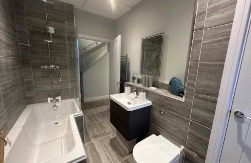 Stylish Home - Sleeps 4 & Free Parking - Foto 16