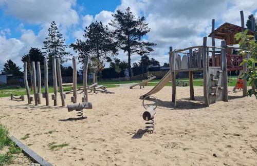 Cottage pour 6 personnes avec piscine couverte et chauffée à 300 m de la mer avec Wi-Fi et climatisé , 3 chambres - Foto 41